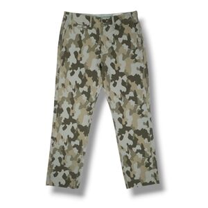 GAP Women’s Green Camo High Rise Straight Khaki Pants – Size 6